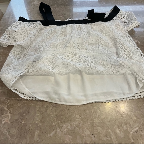 Reitmans cream color crochet top with black straps size small - Picture 8 of 11